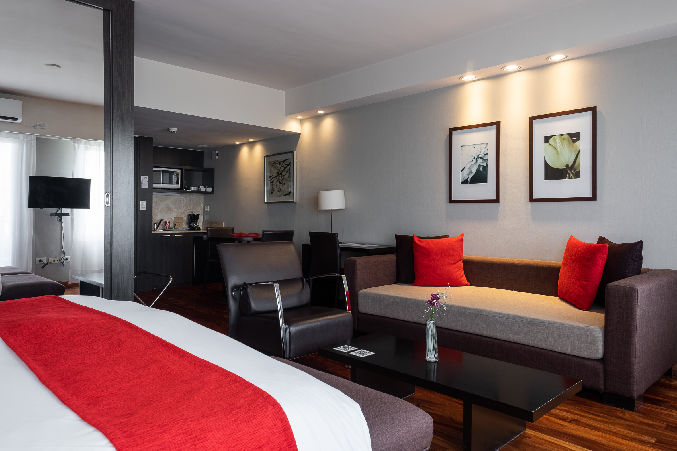 URBAN SUITES