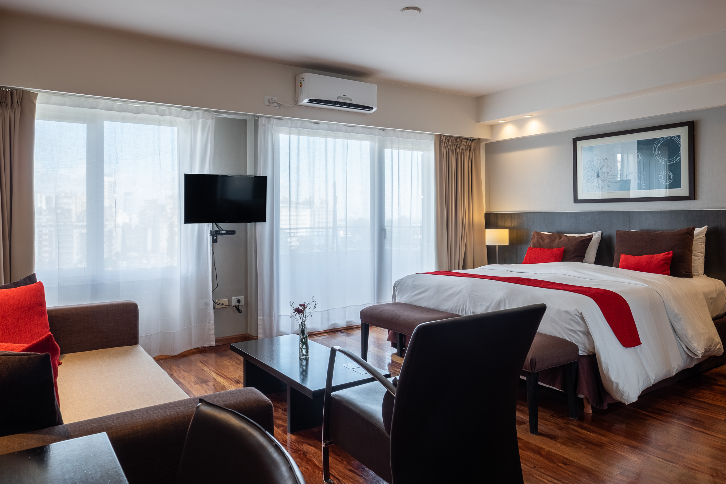 URBAN SUITES